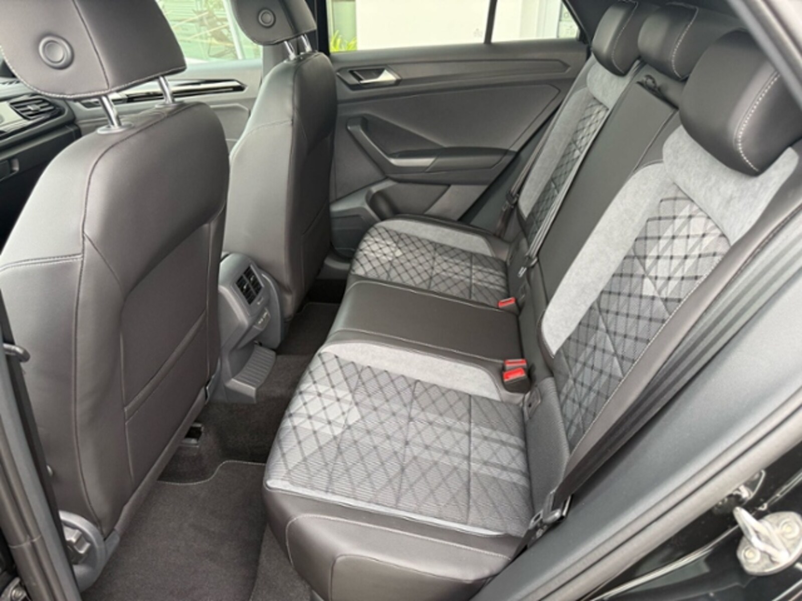 Volkswagen T-Roc – Bild 12