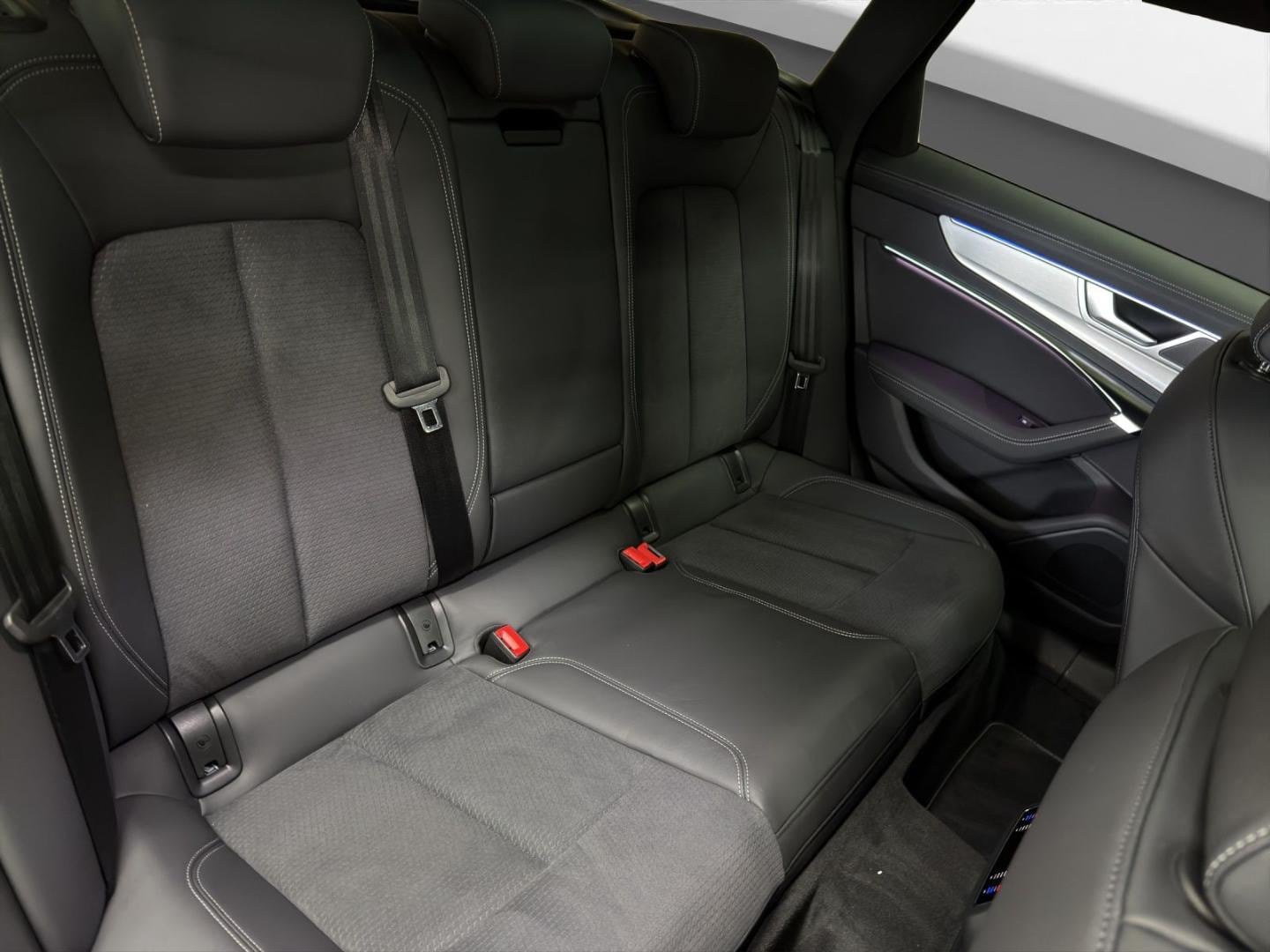 Bild über Audi S6 Avant TDI quattro tiptronic - für weitere Informationen kontaktieren Sie den Audi Partner