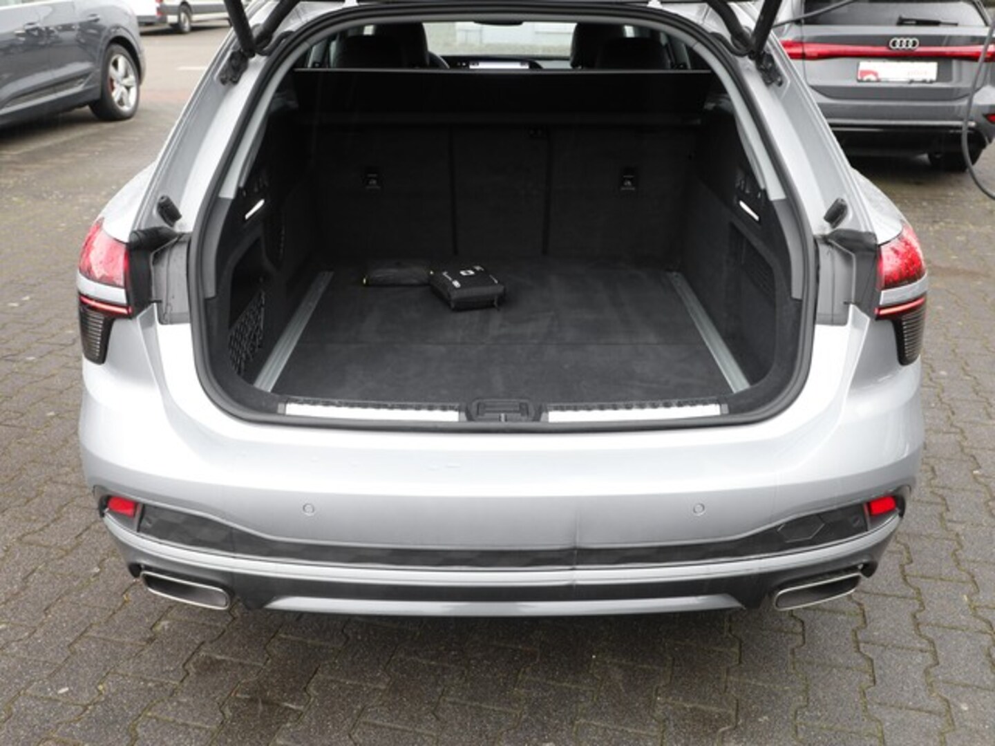 Bild über Audi A6 Avant TFSI 150 kW S tronic - für weitere Informationen kontaktieren Sie den Audi Partner