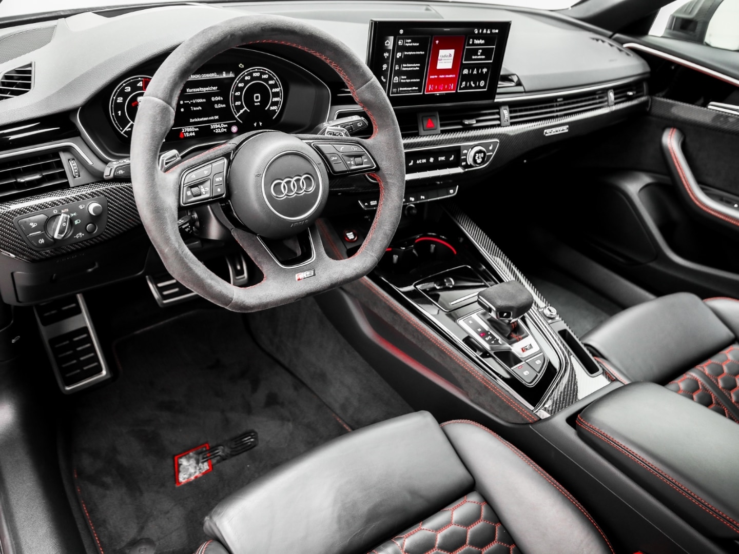 Bild über Audi RS 4 Avant TFSI quattro tiptronic - für weitere Informationen kontaktieren Sie den Audi Partner