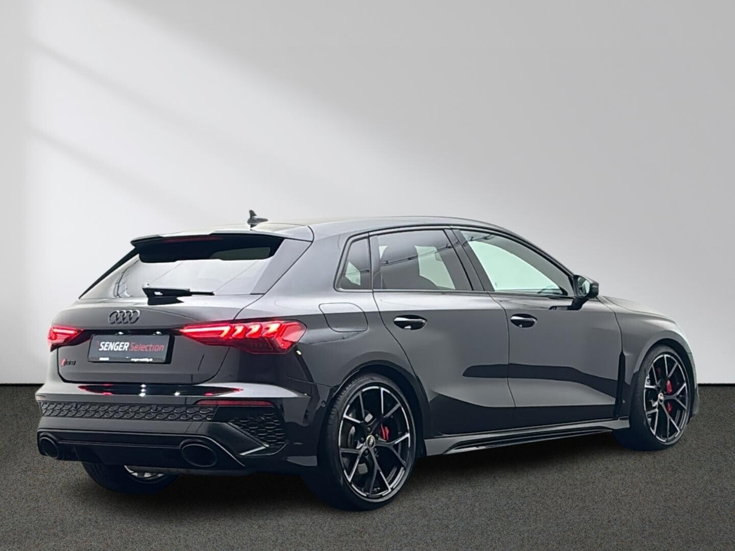 Bild über Audi RS 3 Sportback TFSI quattro S tronic - für weitere Informationen kontaktieren Sie den Audi Partner