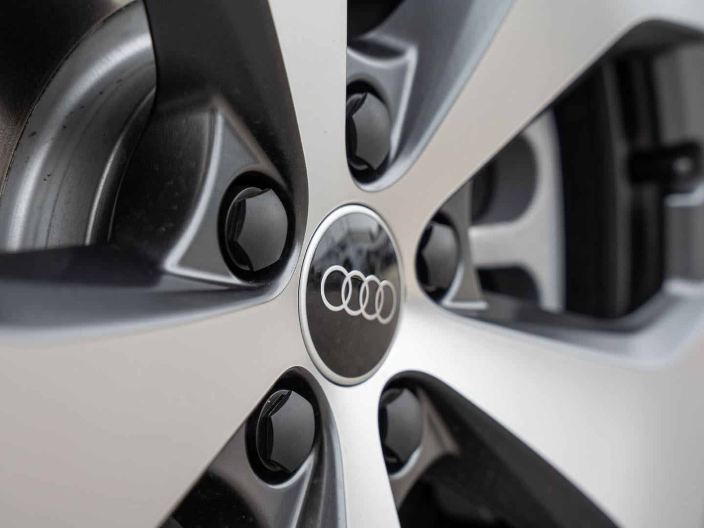 Bild über Audi Q4 SUV e-tron e-tron performance 210 kW - für weitere Informationen kontaktieren Sie den Audi Partner