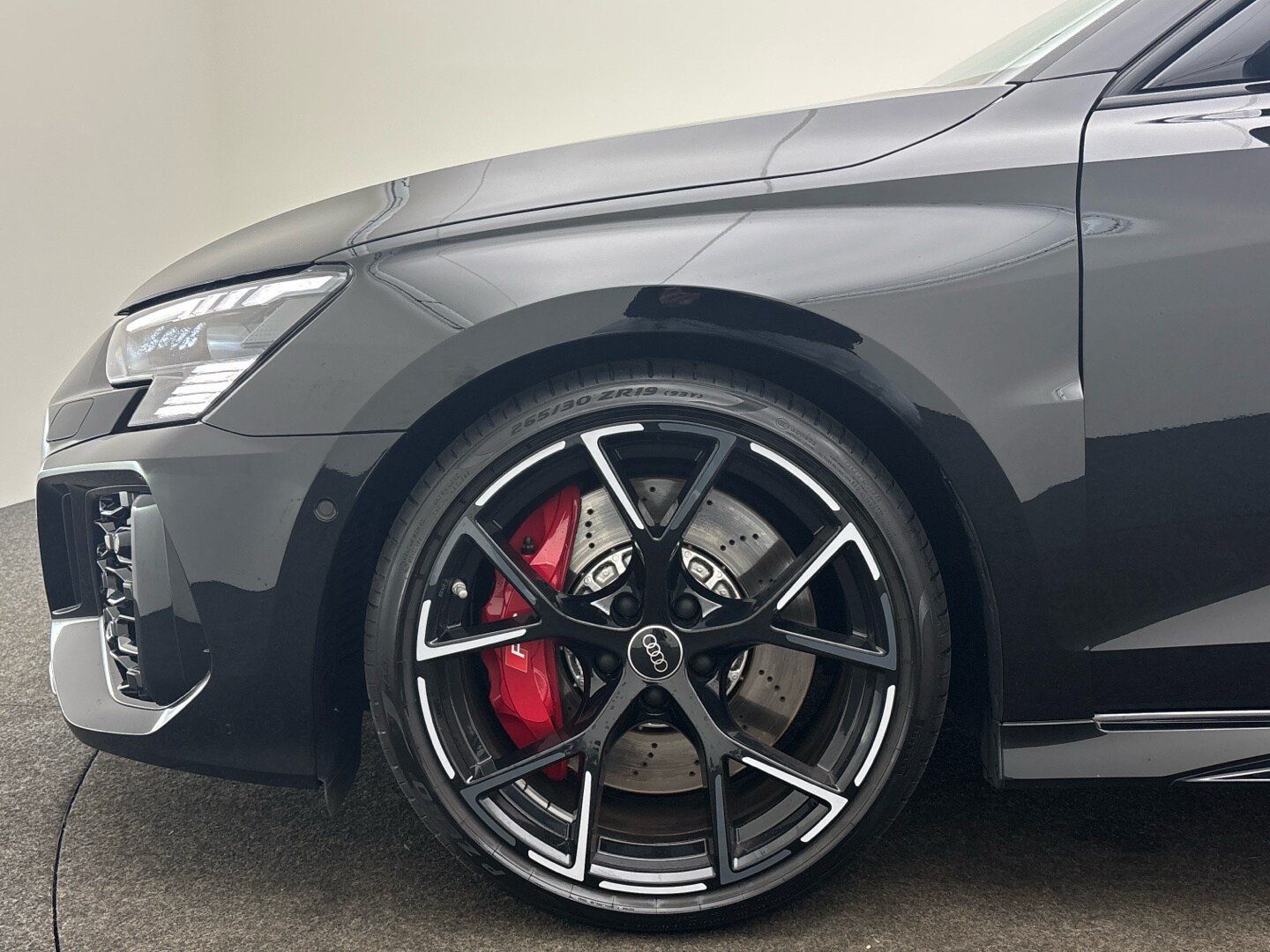 Bild über Audi RS 3 Sportback TFSI quattro S tronic - für weitere Informationen kontaktieren Sie den Audi Partner