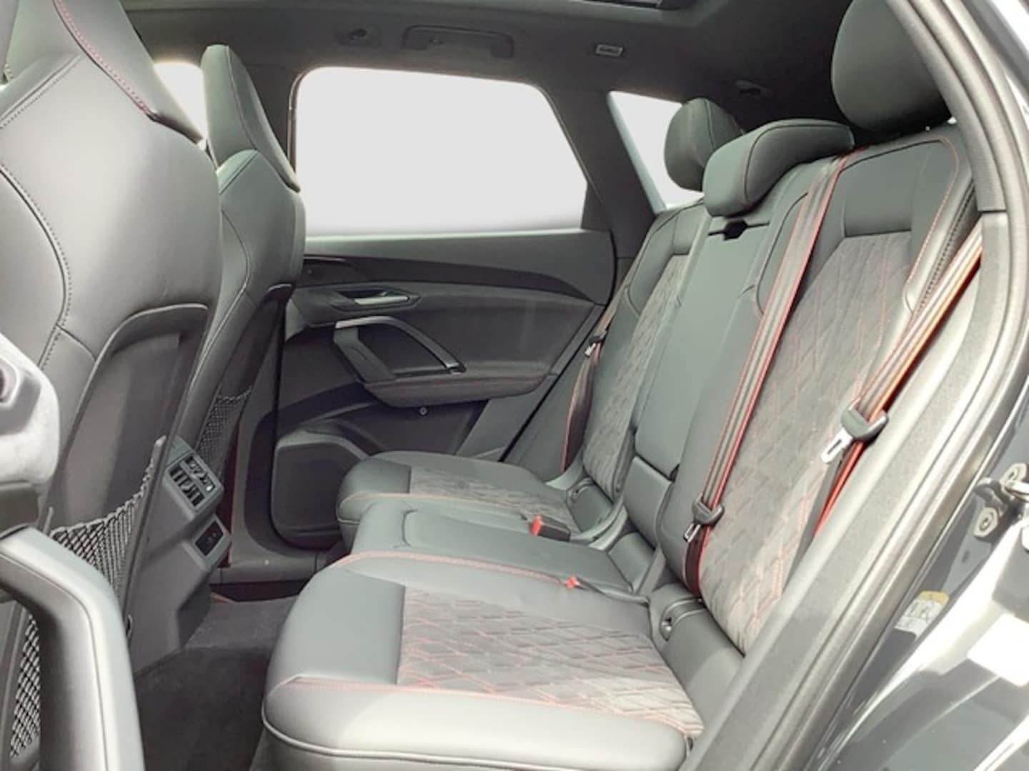 Bild über Audi Q5 SUV TFSI quattro 150 kW S tronic - für weitere Informationen kontaktieren Sie den Audi Partner