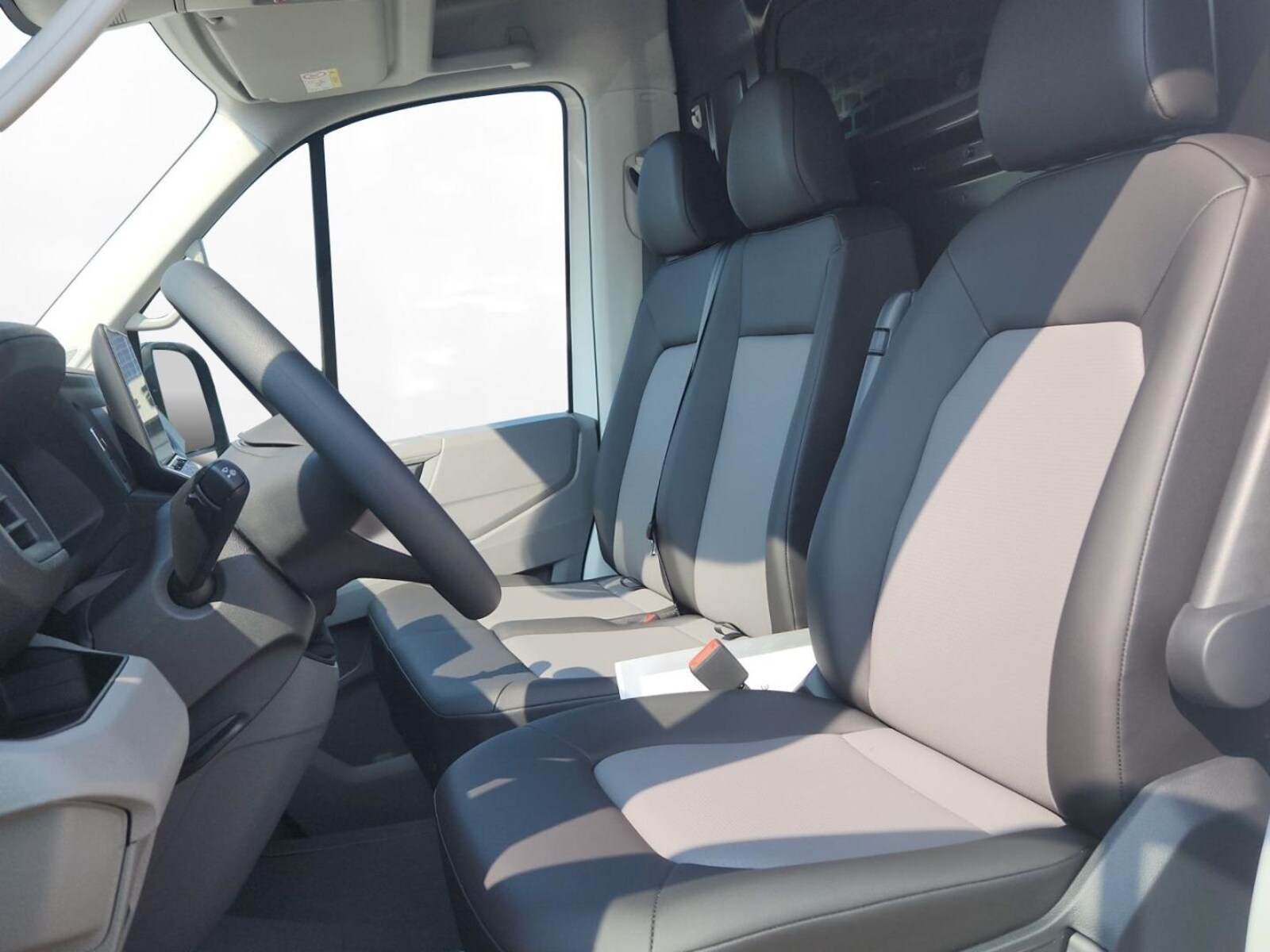 Volkswagen Crafter Kasten mittlerer Radstand – Bild 8