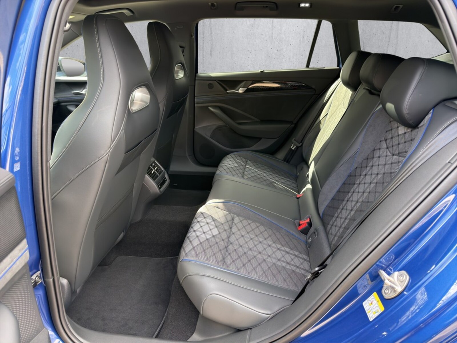 Volkswagen Passat – Bild 12
