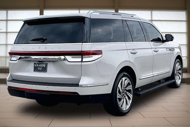 2022 Lincoln Navigator