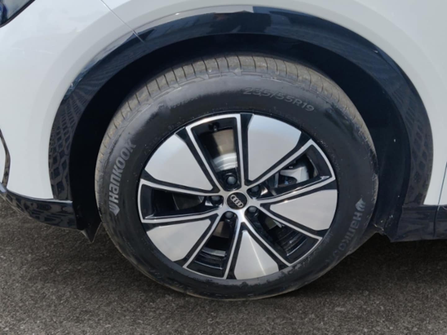 Bild über Audi Q4 SUV e-tron e-tron performance 210 kW - für weitere Informationen kontaktieren Sie den Audi Partner