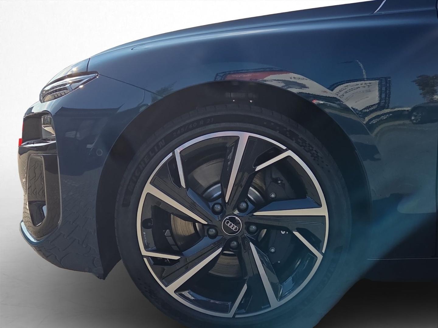 Bild über Audi S6 Avant e-tron e-tron quattro 370 kW - für weitere Informationen kontaktieren Sie den Audi Partner