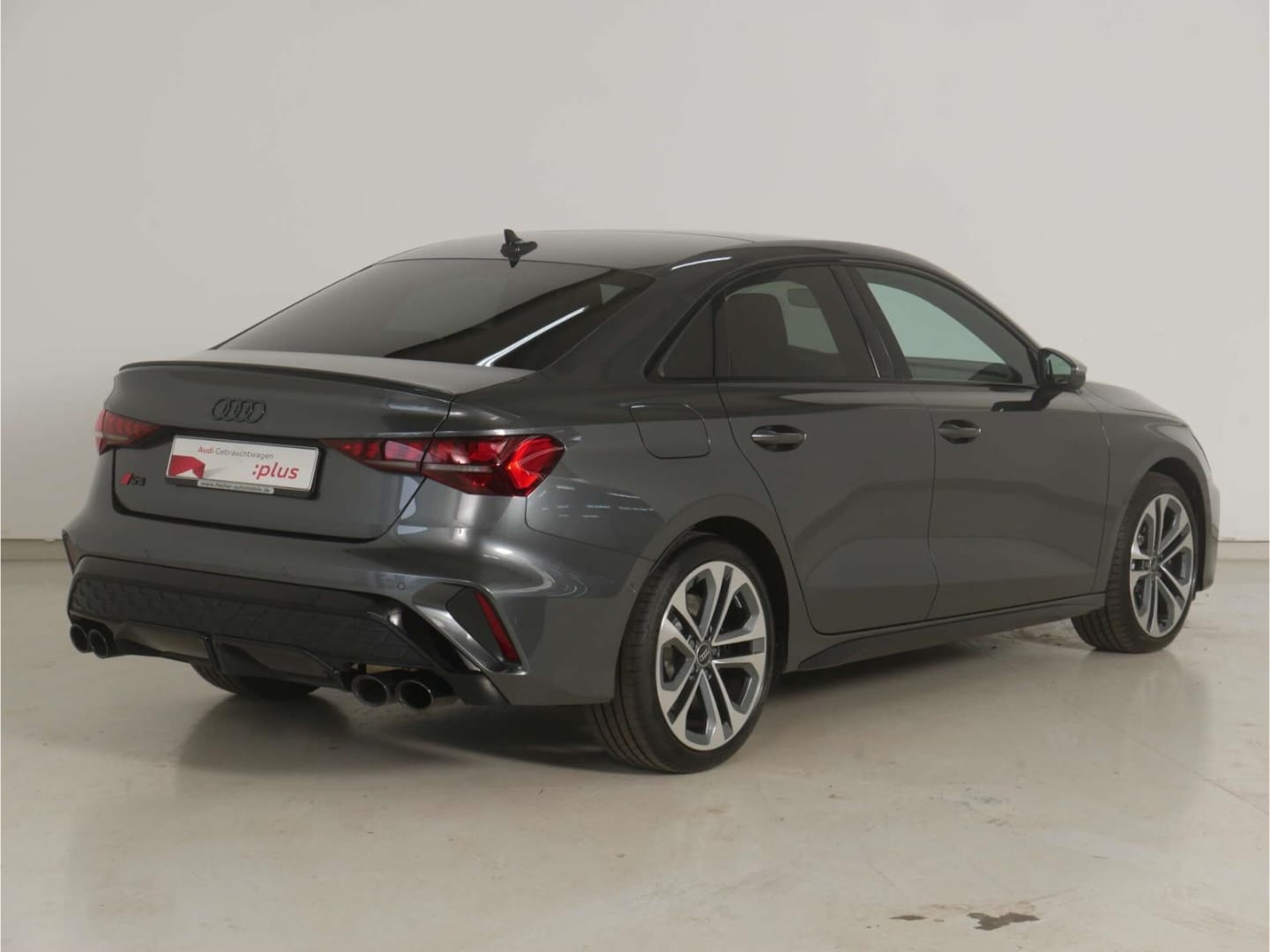 Bild über Audi S3 Limousine TFSI quattro S tronic - für weitere Informationen kontaktieren Sie den Audi Partner