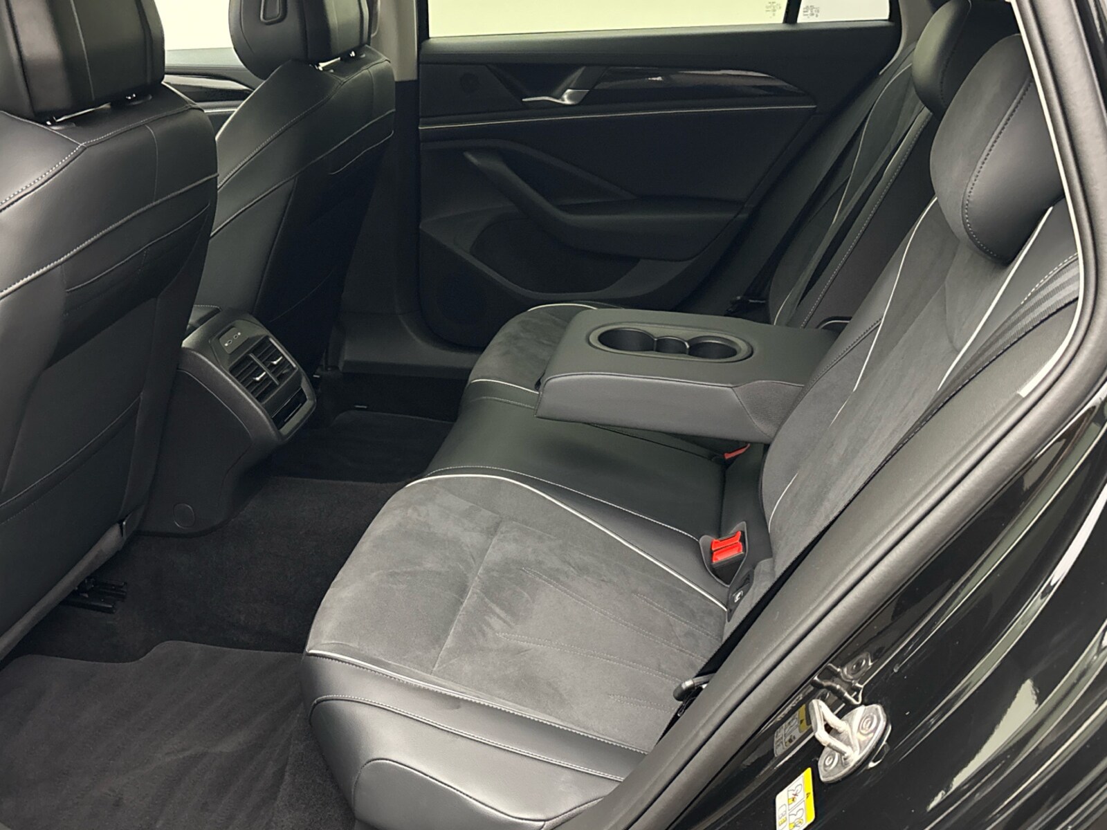 Volkswagen Passat – Bild 11