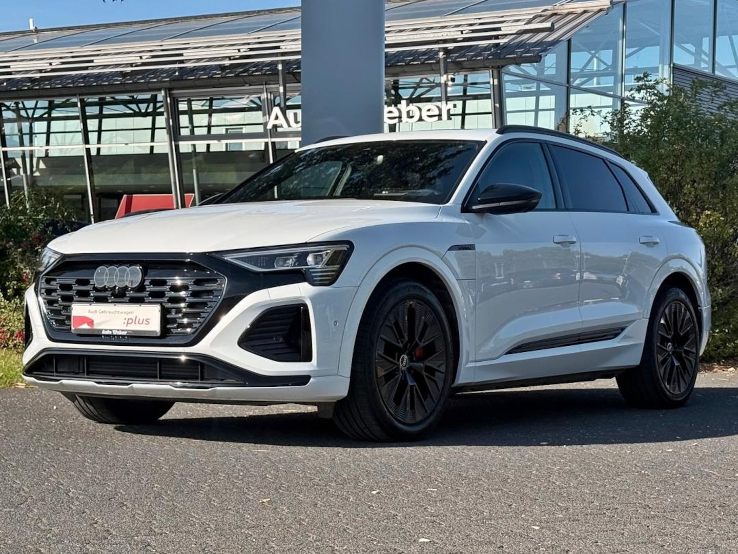 Bild über Audi Q8 e-tron S line 55 e-tron quattro - für weitere Informationen kontaktieren Sie den Audi Partner