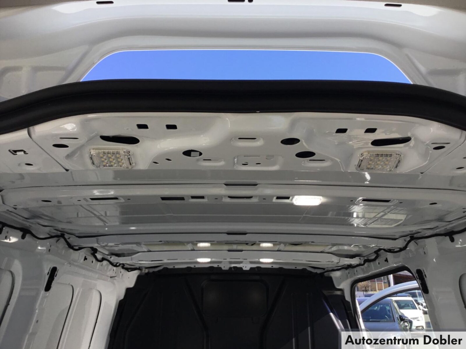 Volkswagen Transporter Kasten kurzer Radstand – Bild 15