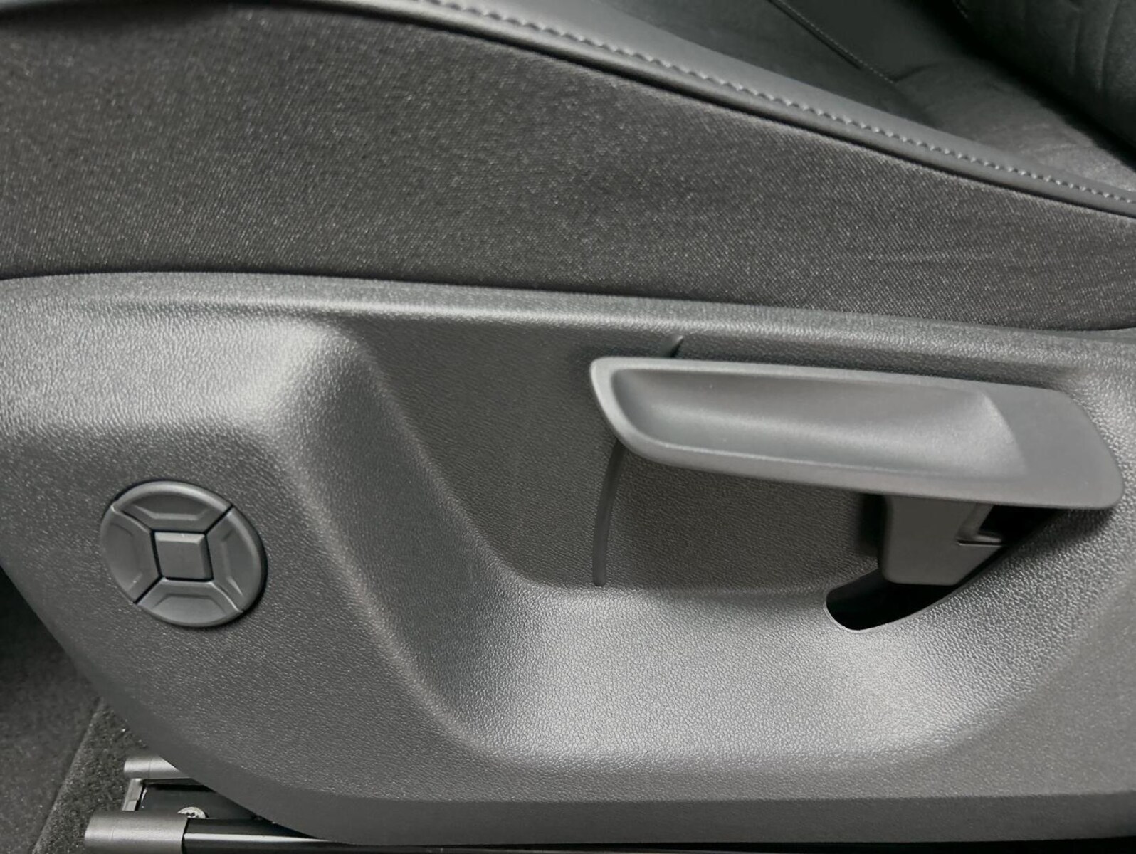 Volkswagen Tiguan – Bild 11