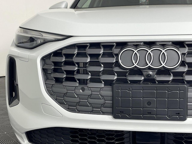 2025 Audi Q5 Premium - Photo 10