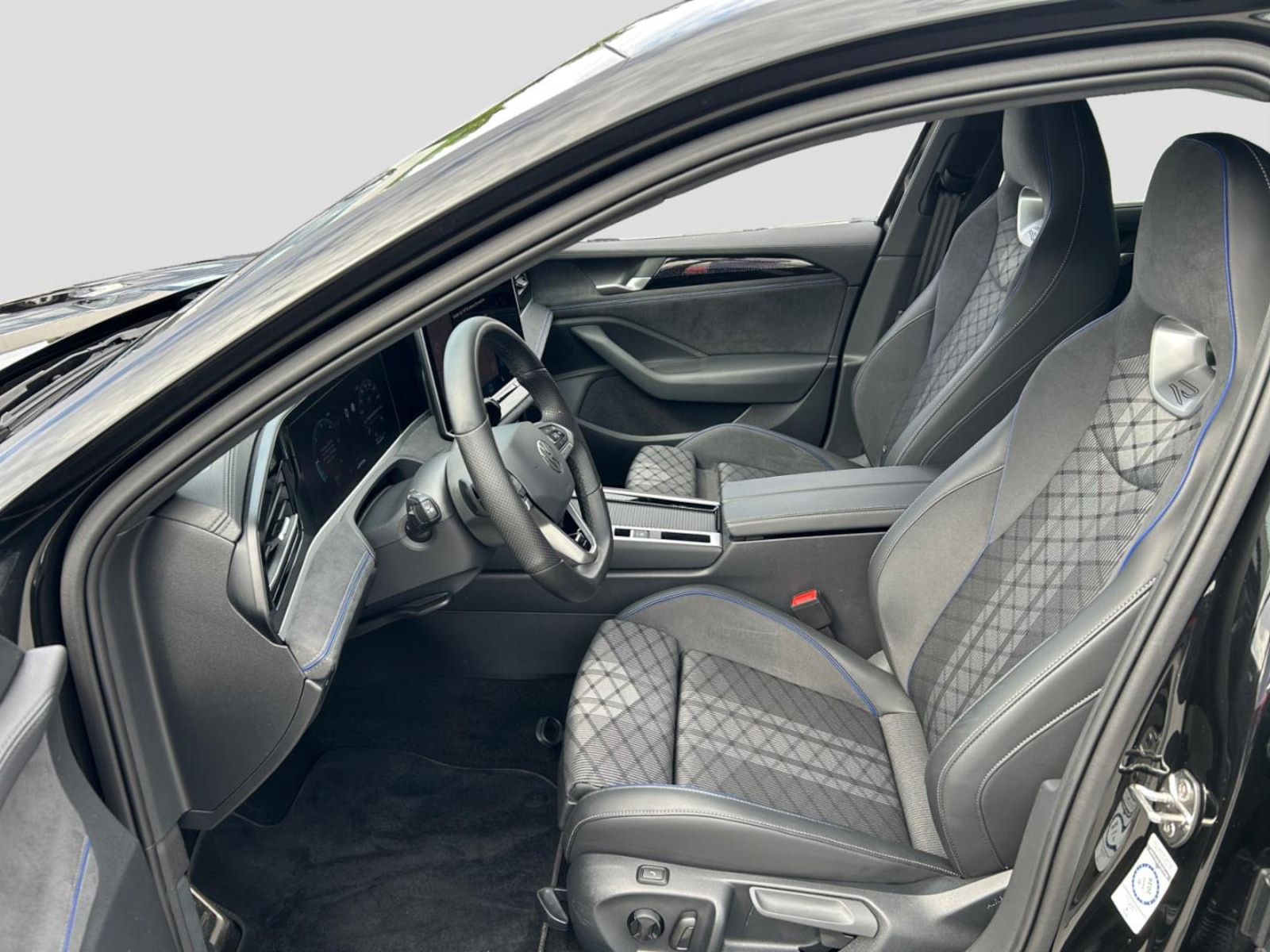 Volkswagen Passat – Bild 8