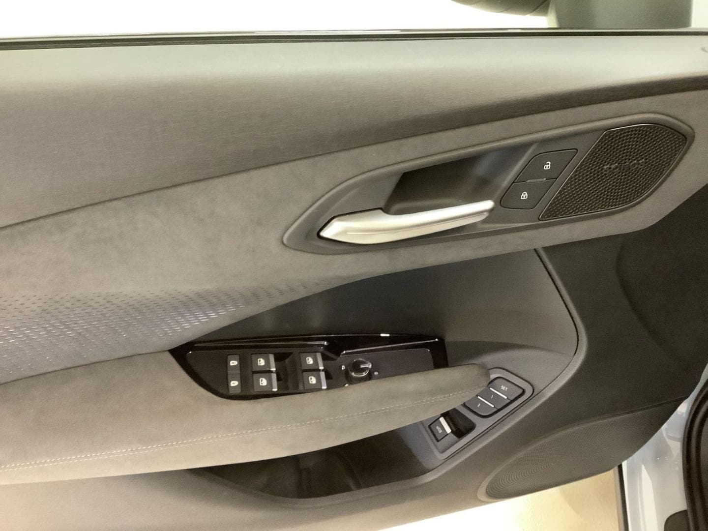 Bild über Audi Q3 SUV TFSI quattro 195 kW S tronic - für weitere Informationen kontaktieren Sie den Audi Partner