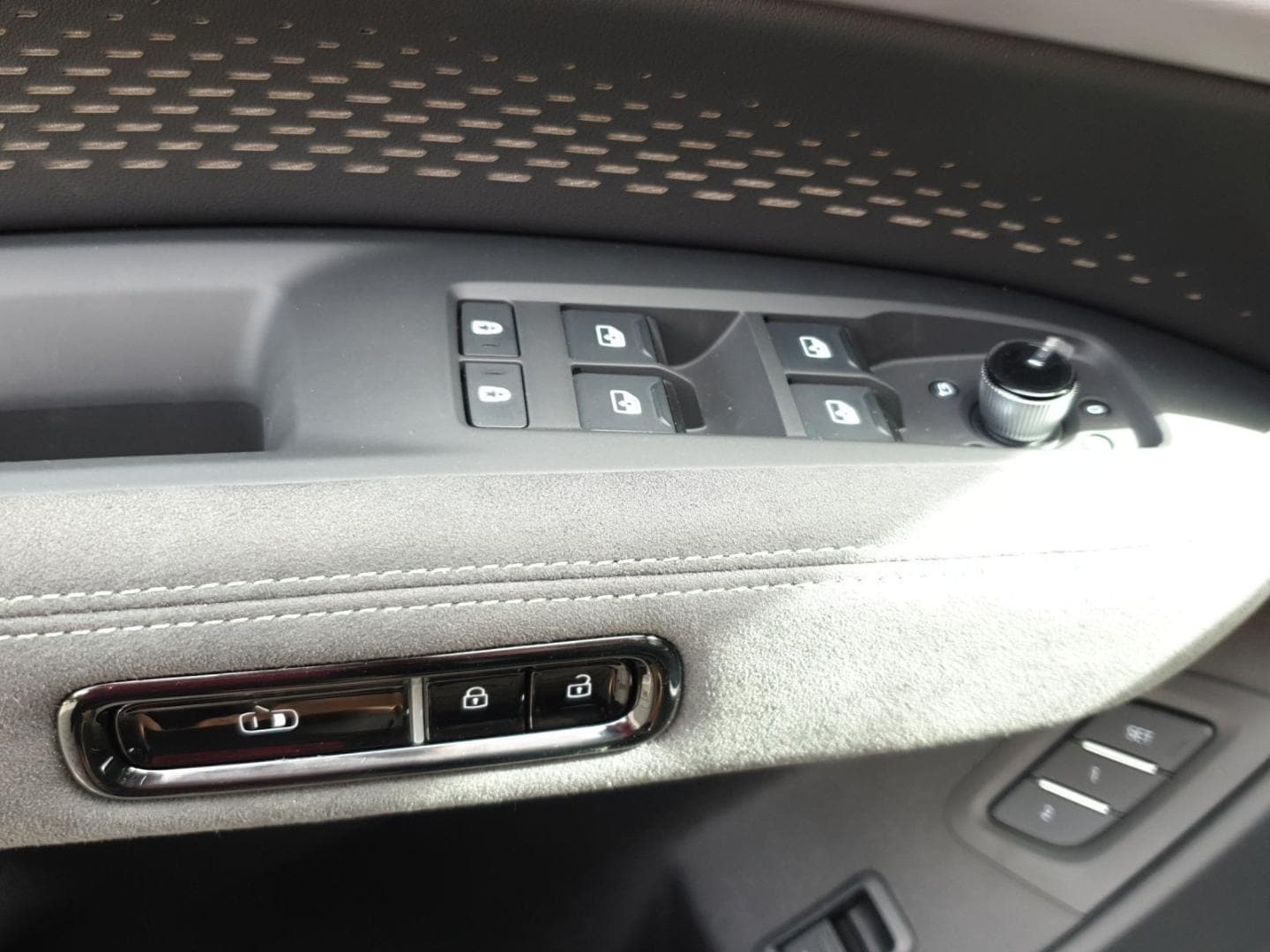 Bild über Audi Q7 SUV TDI quattro 220 kW tiptronic - für weitere Informationen kontaktieren Sie den Audi Partner