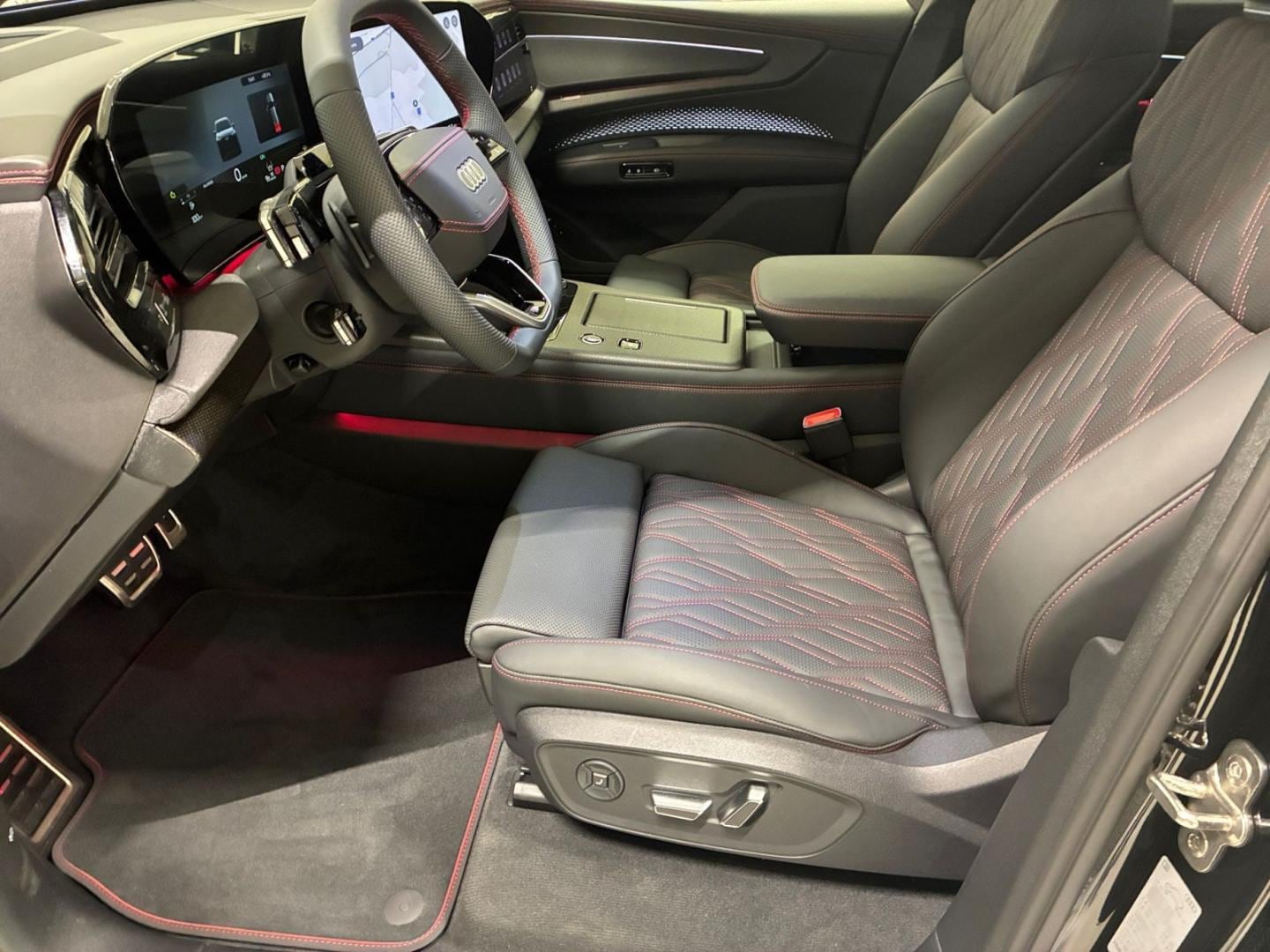Bild über Audi Q7 SUV TDI quattro 220 kW tiptronic - für weitere Informationen kontaktieren Sie den Audi Partner