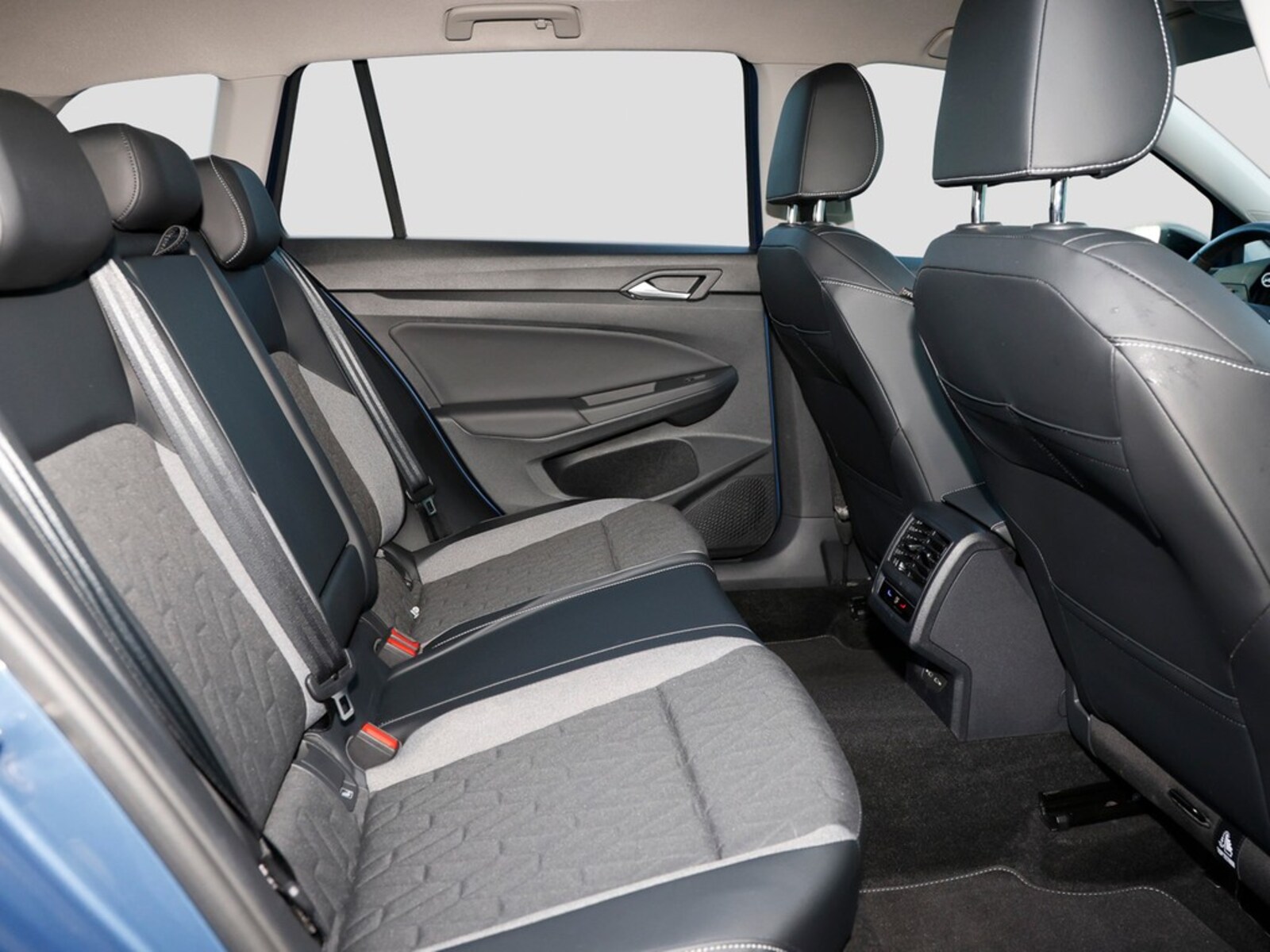 Volkswagen Golf Variant – Bild 8