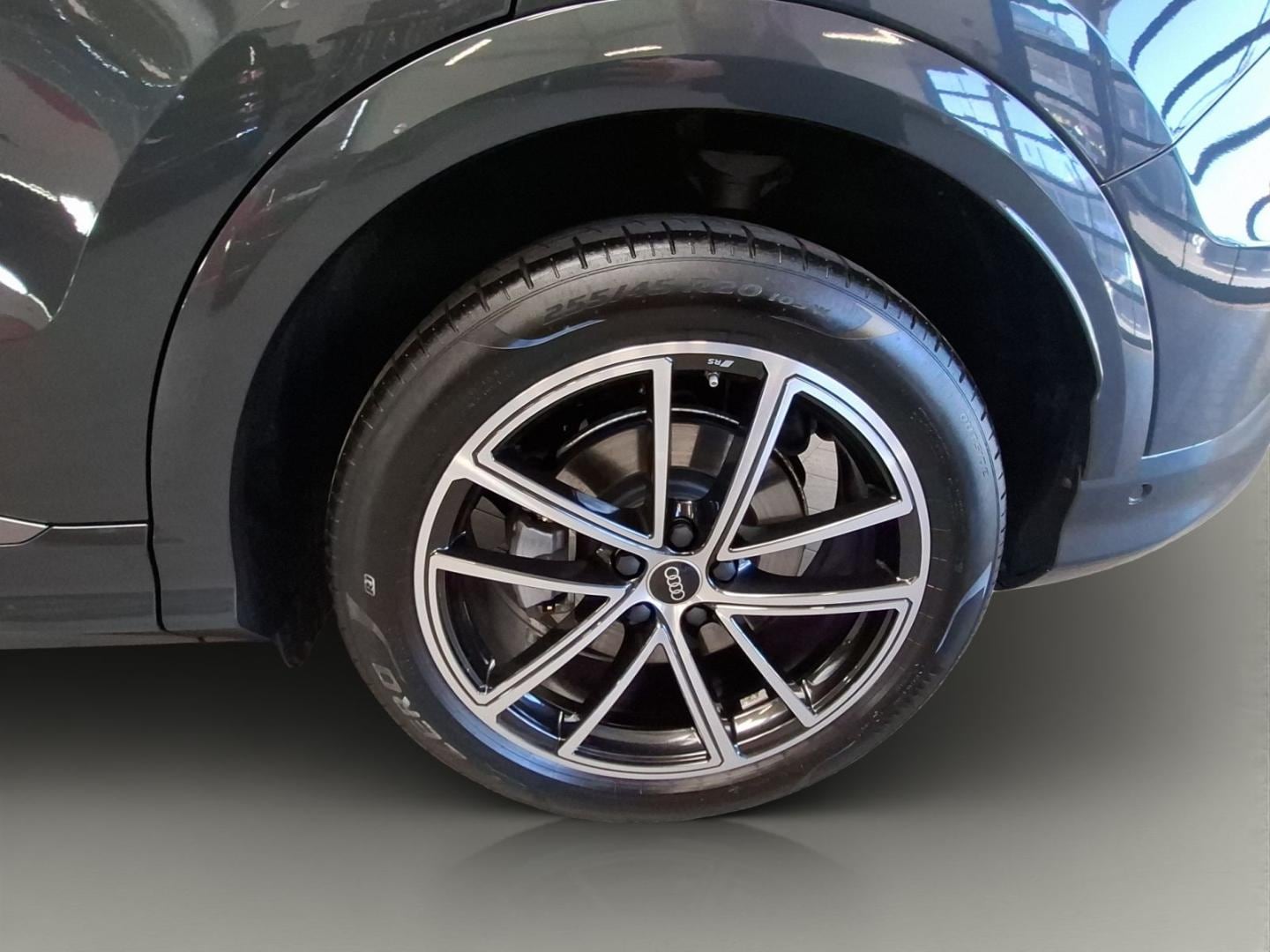 Bild über Audi Q5 SUV TDI quattro 150 kW S tronic - für weitere Informationen kontaktieren Sie den Audi Partner