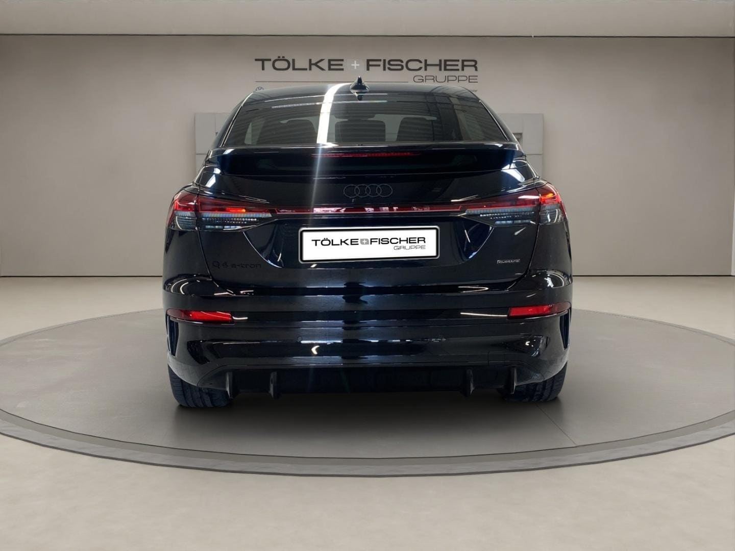 Bild über Audi Q4 Sportback e-tron e-tron quattro 220 kW - für weitere Informationen kontaktieren Sie den Audi Partner