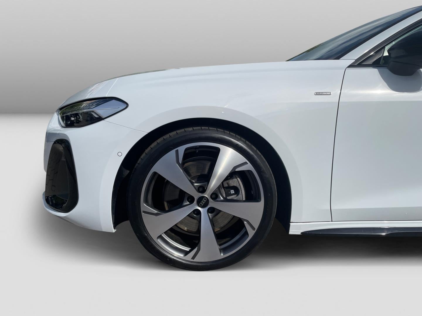 Bild über Audi A5 Avant e-hybrid e-hybrid quattro 220 kW S tronic - für weitere Informationen kontaktieren Sie den Audi Partner