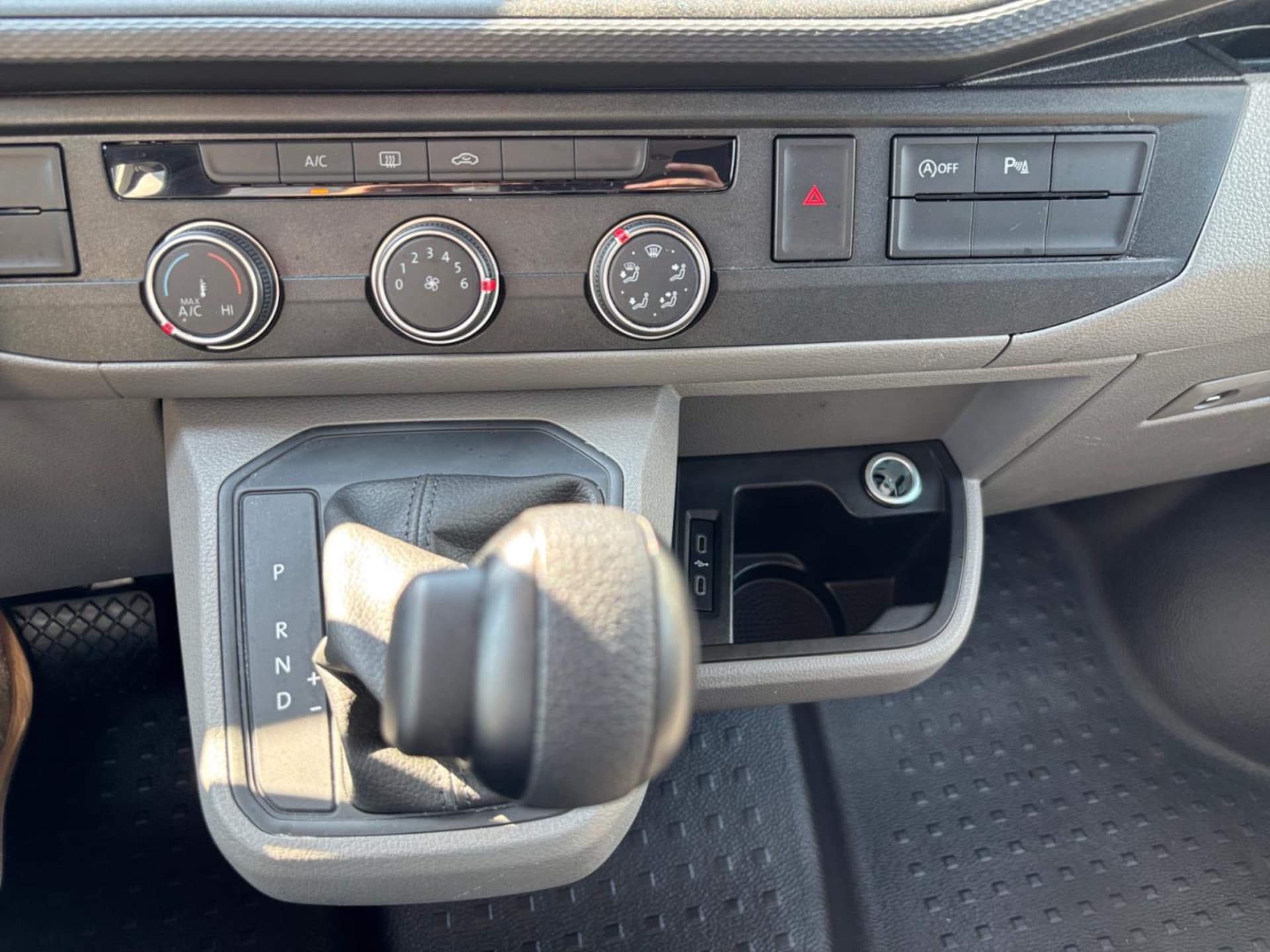 Volkswagen T6.1 Transporter Kombi kurzer Radstand