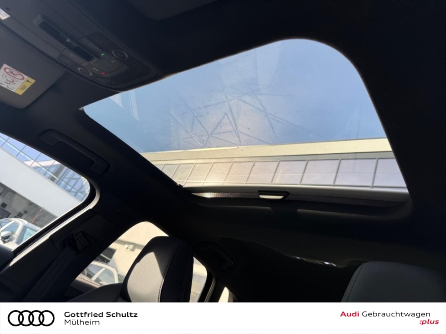 Bild über Audi A3 Sportback S line 35 TFSI S tronic - für weitere Informationen kontaktieren Sie den Audi Partner