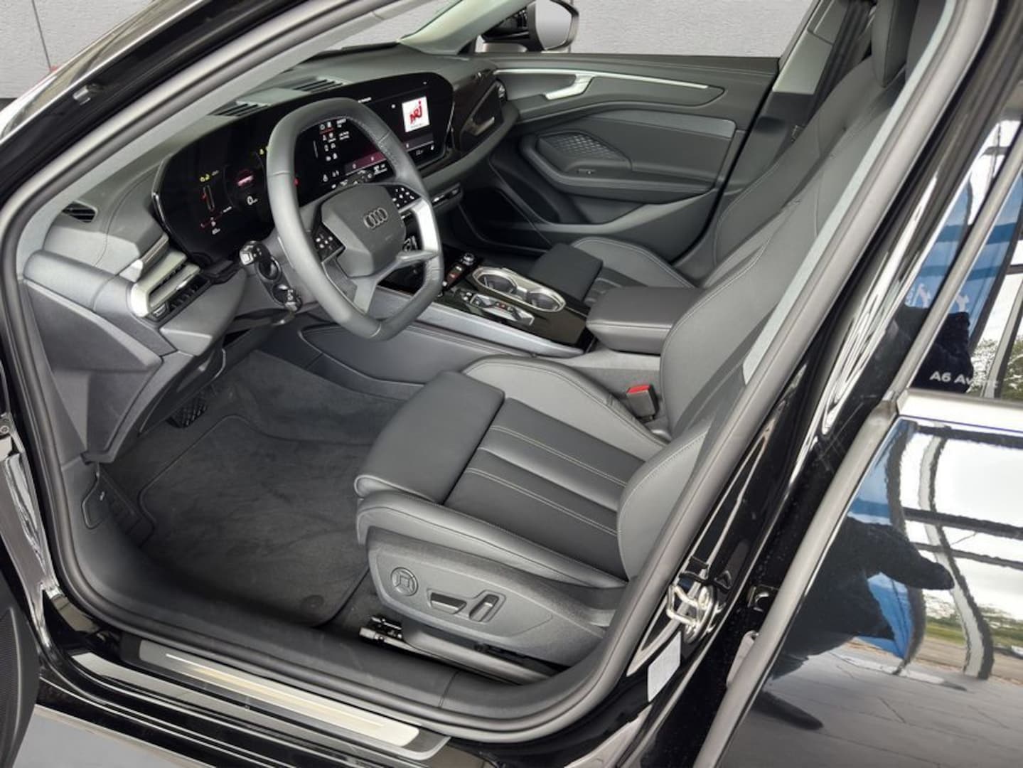 Bild über Audi A6 Avant TDI quattro 150 kW S tronic - für weitere Informationen kontaktieren Sie den Audi Partner