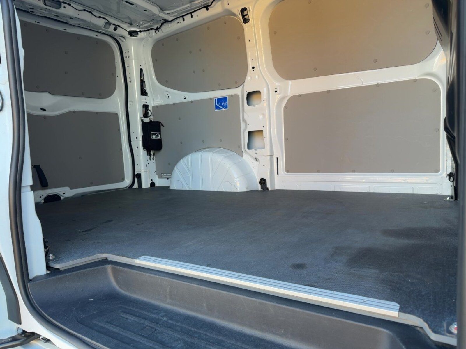 Volkswagen Transporter Kasten kurzer Radstand – Bild 11