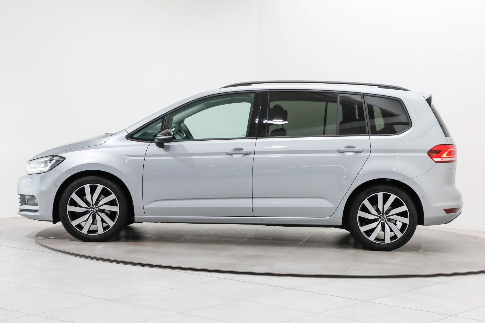 Volkswagen Touran – Bild 14