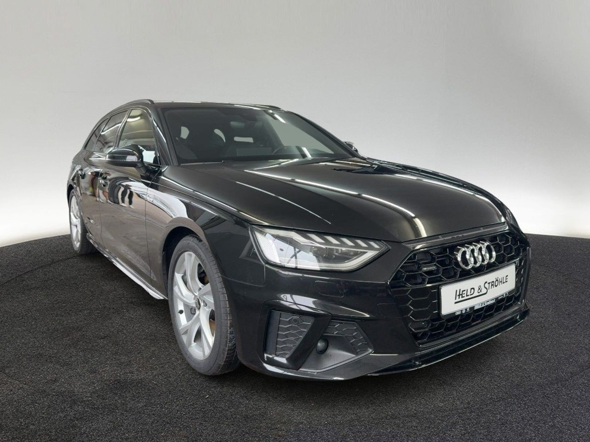 Audi A4 Avant S line