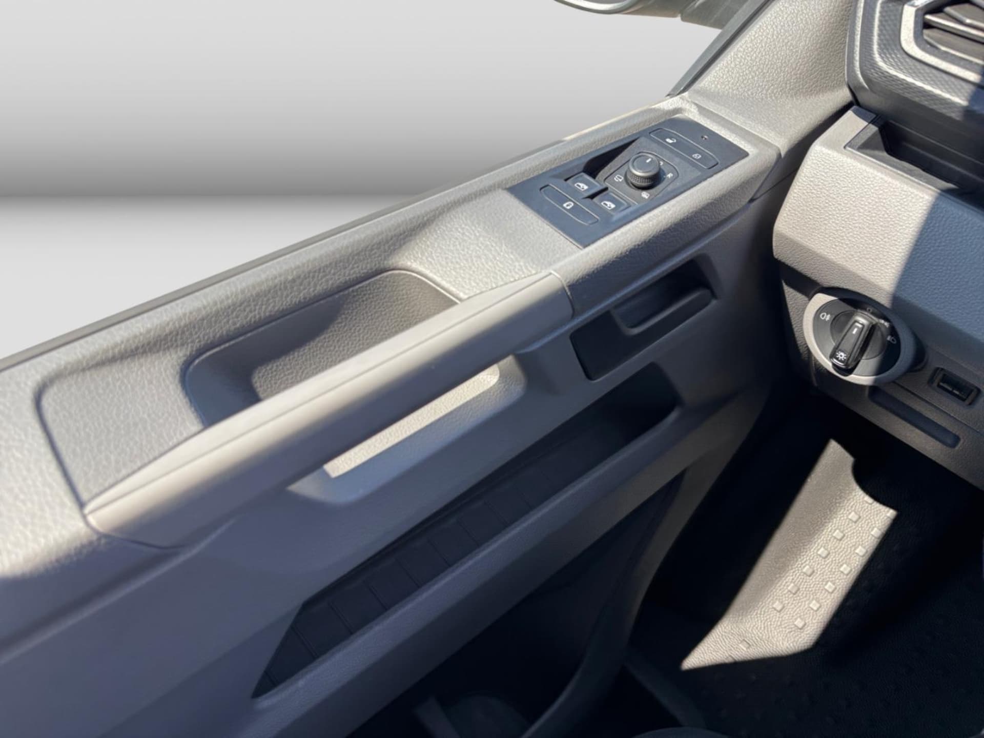 Volkswagen T6.1 Transporter Kombi kurzer Radstand
