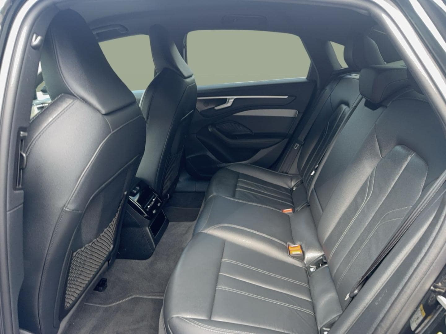 Bild über Audi A6 Limousine TDI quattro 150 kW S tronic - für weitere Informationen kontaktieren Sie den Audi Partner
