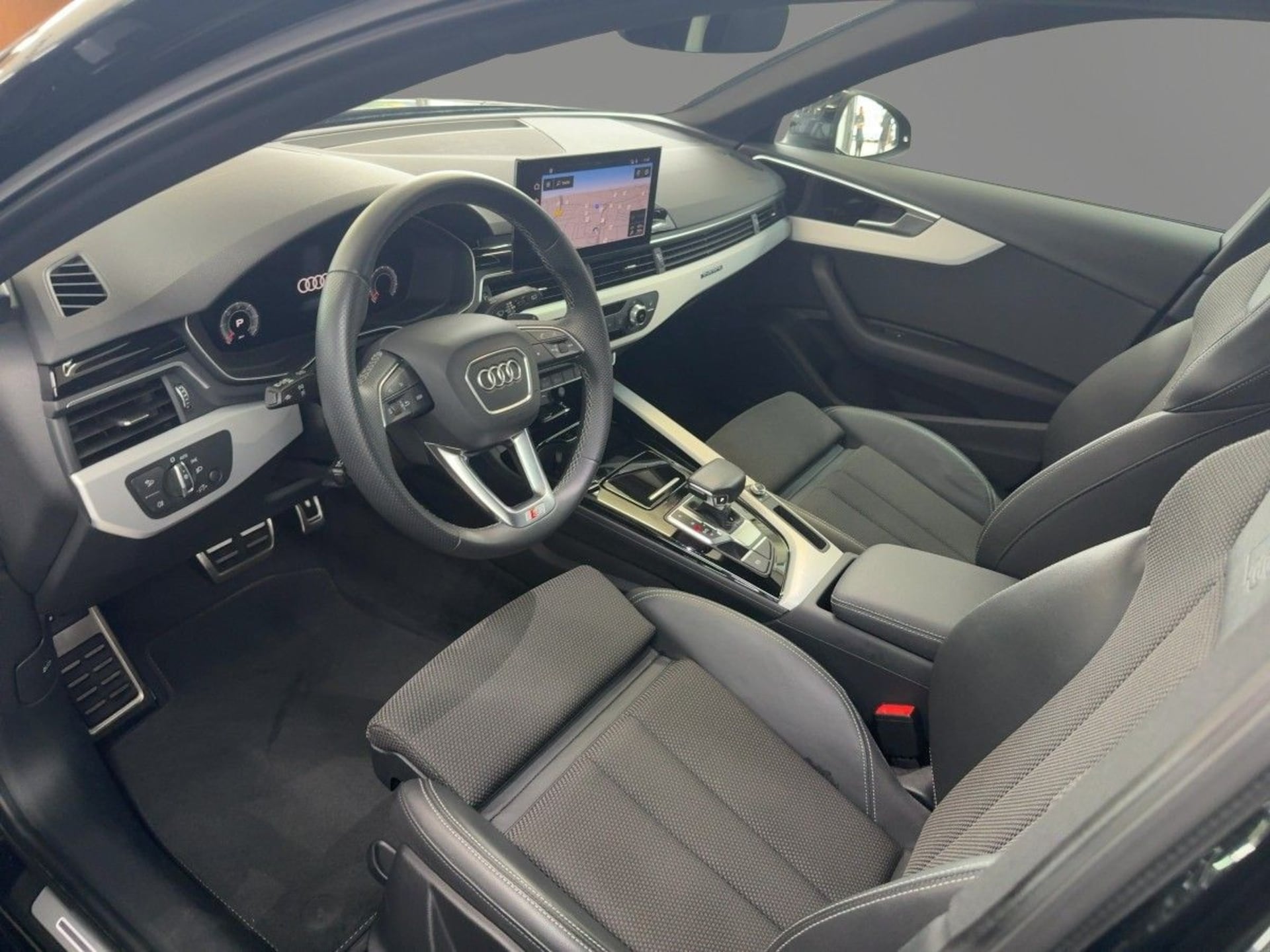 Audi A4 Avant S line