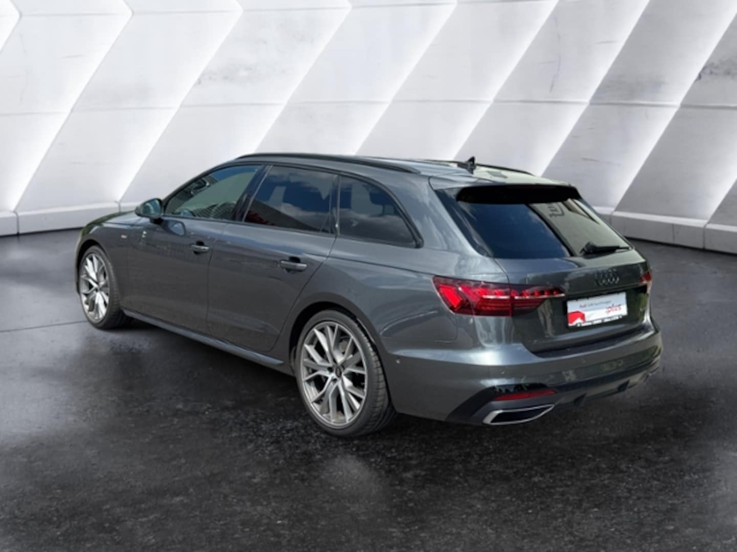 Bild über Audi A4 Avant S line 40 TFSI quattro S tronic - für weitere Informationen kontaktieren Sie den Audi Partner