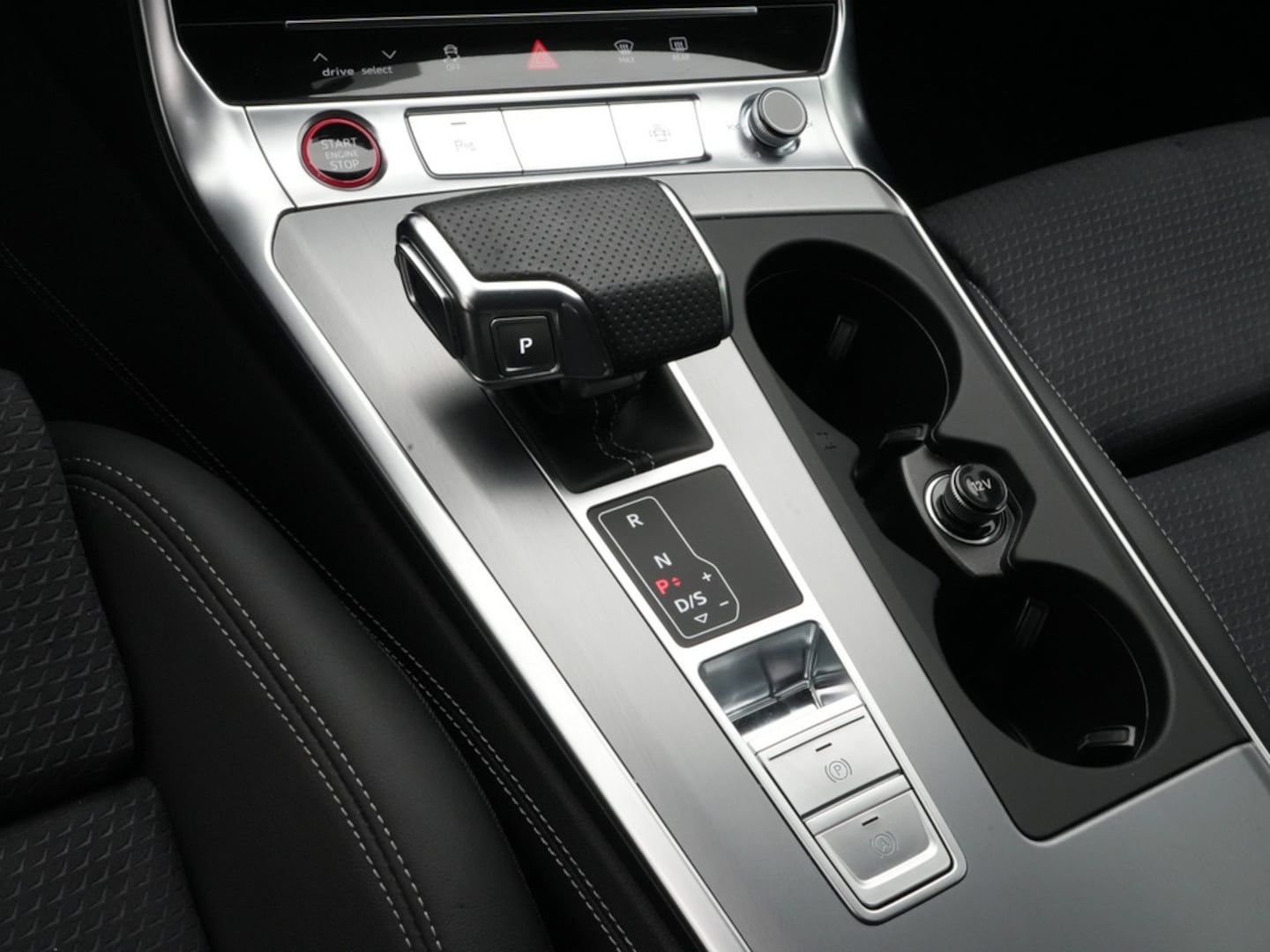 Bild über Audi S6 Avant TDI quattro tiptronic - für weitere Informationen kontaktieren Sie den Audi Partner