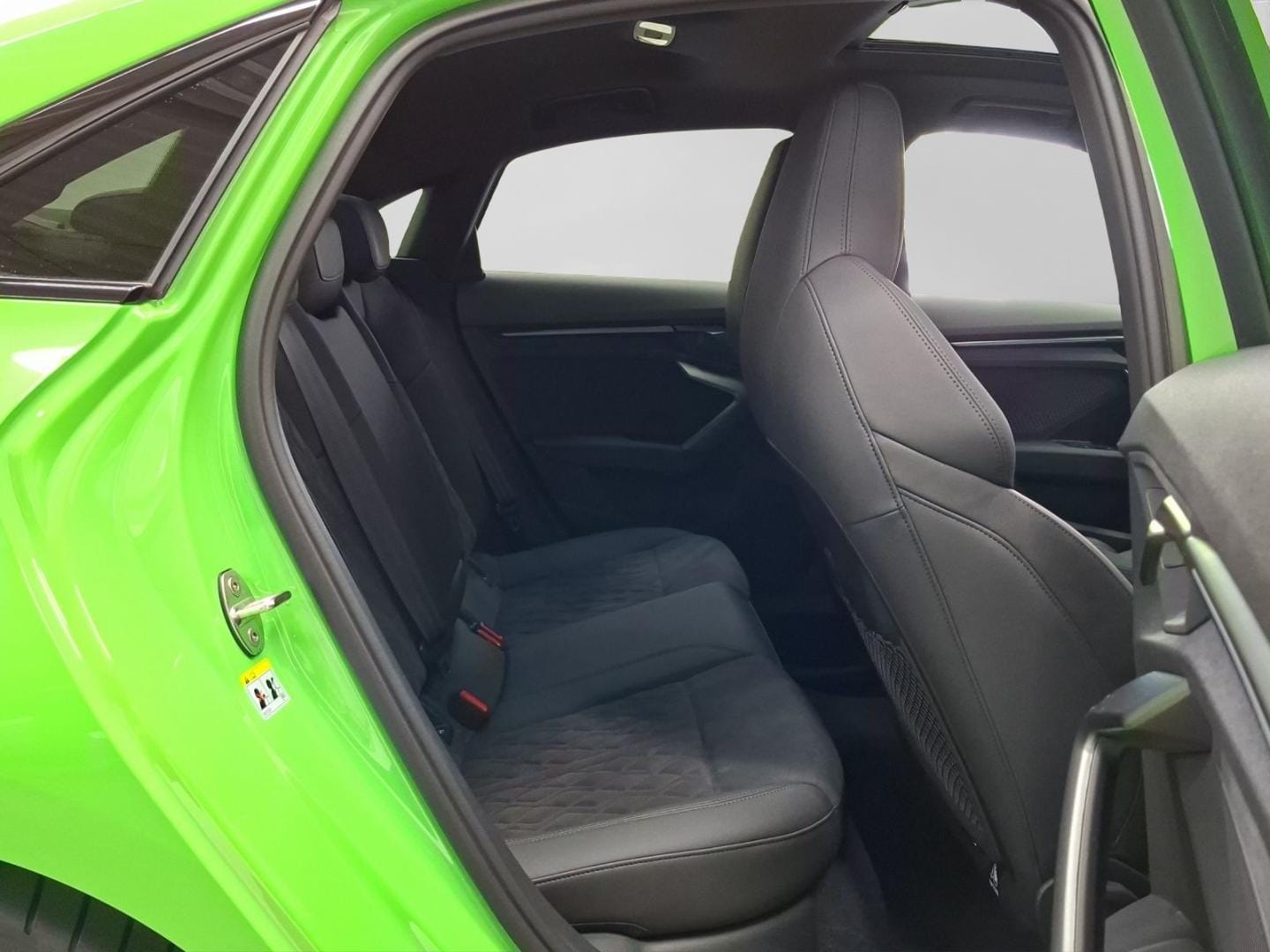Bild über Audi RS 3 Limousine TFSI quattro 294 kW S tronic - für weitere Informationen kontaktieren Sie den Audi Partner