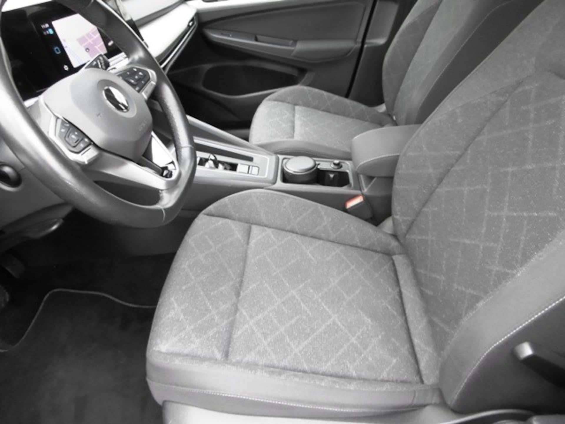Volkswagen Golf Variant Life
