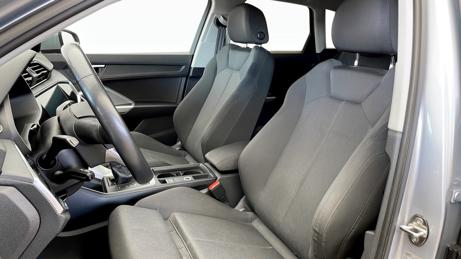 Bild som visar Audi Q3 Q3 35 TFSI Proline advanced 150 hk S tronic - för mer information kontakta din Audi Partner