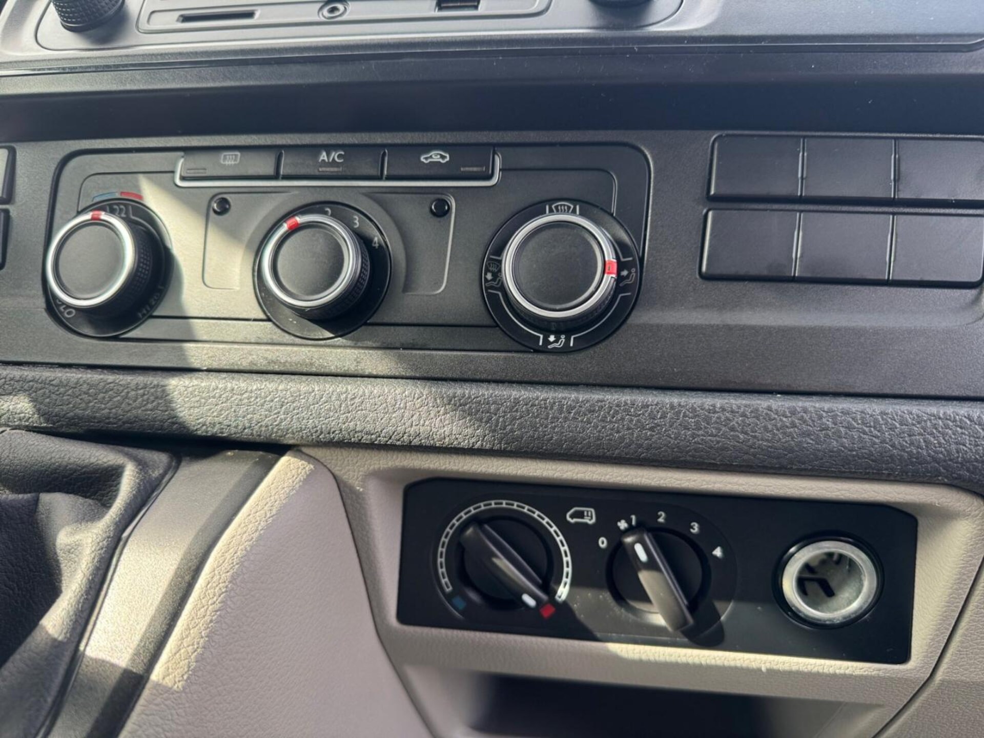 Volkswagen T6 Transporter Kombi kurzer Radstand