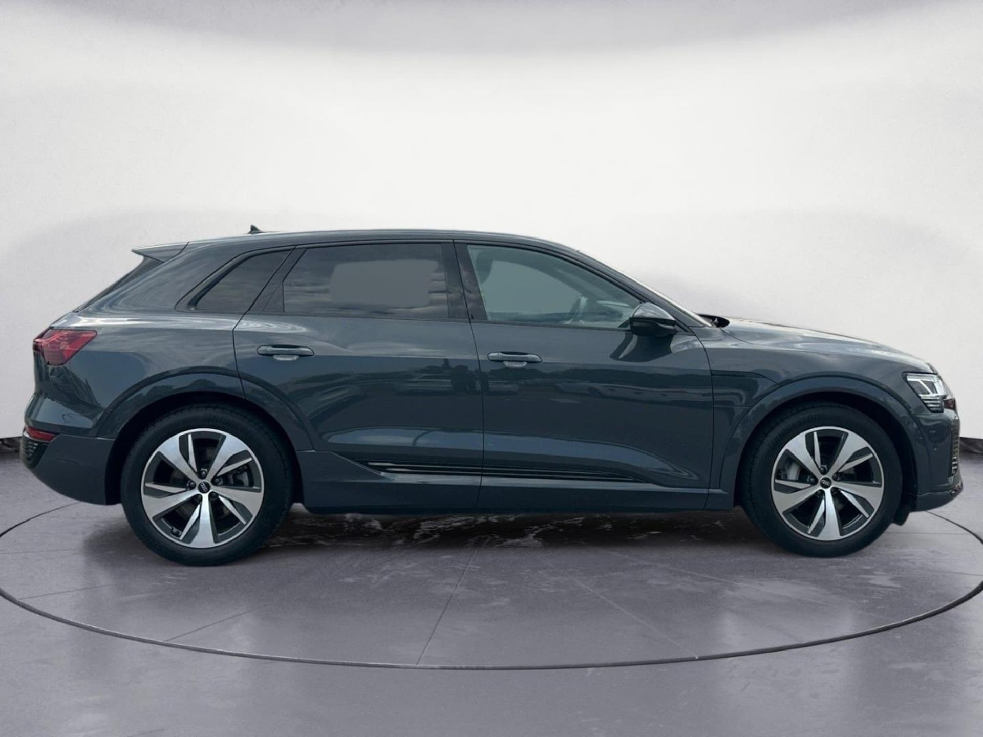 Audi Q8 e-tron S line
