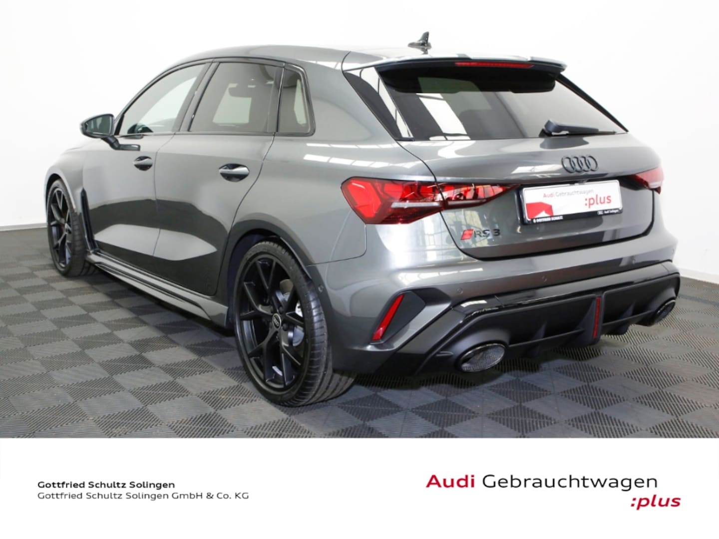 Bild über Audi RS 3 Sportback TFSI quattro 294 kW S tronic - für weitere Informationen kontaktieren Sie den Audi Partner