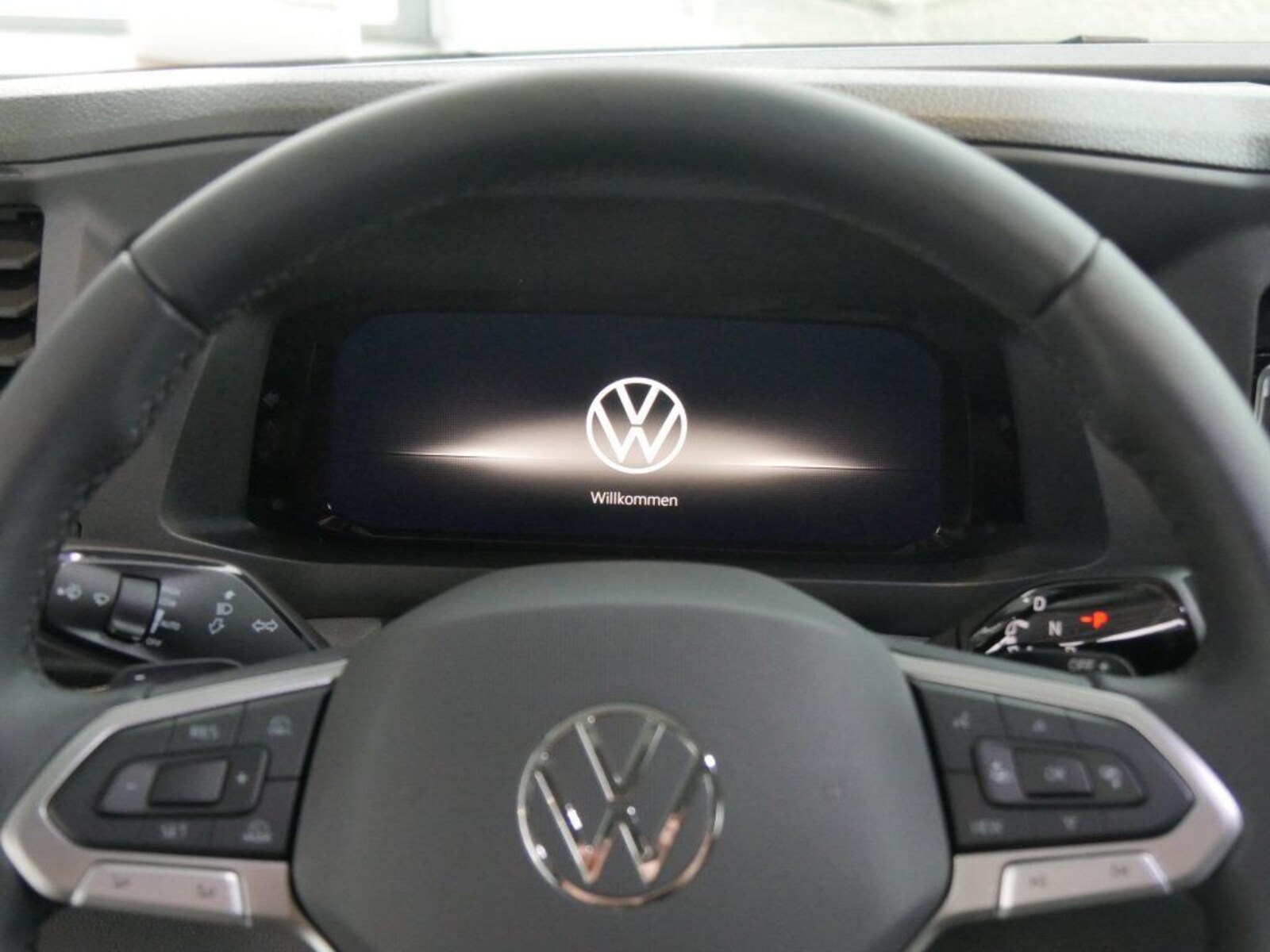 Volkswagen Crafter Kasten mittlerer Radstand – Bild 14