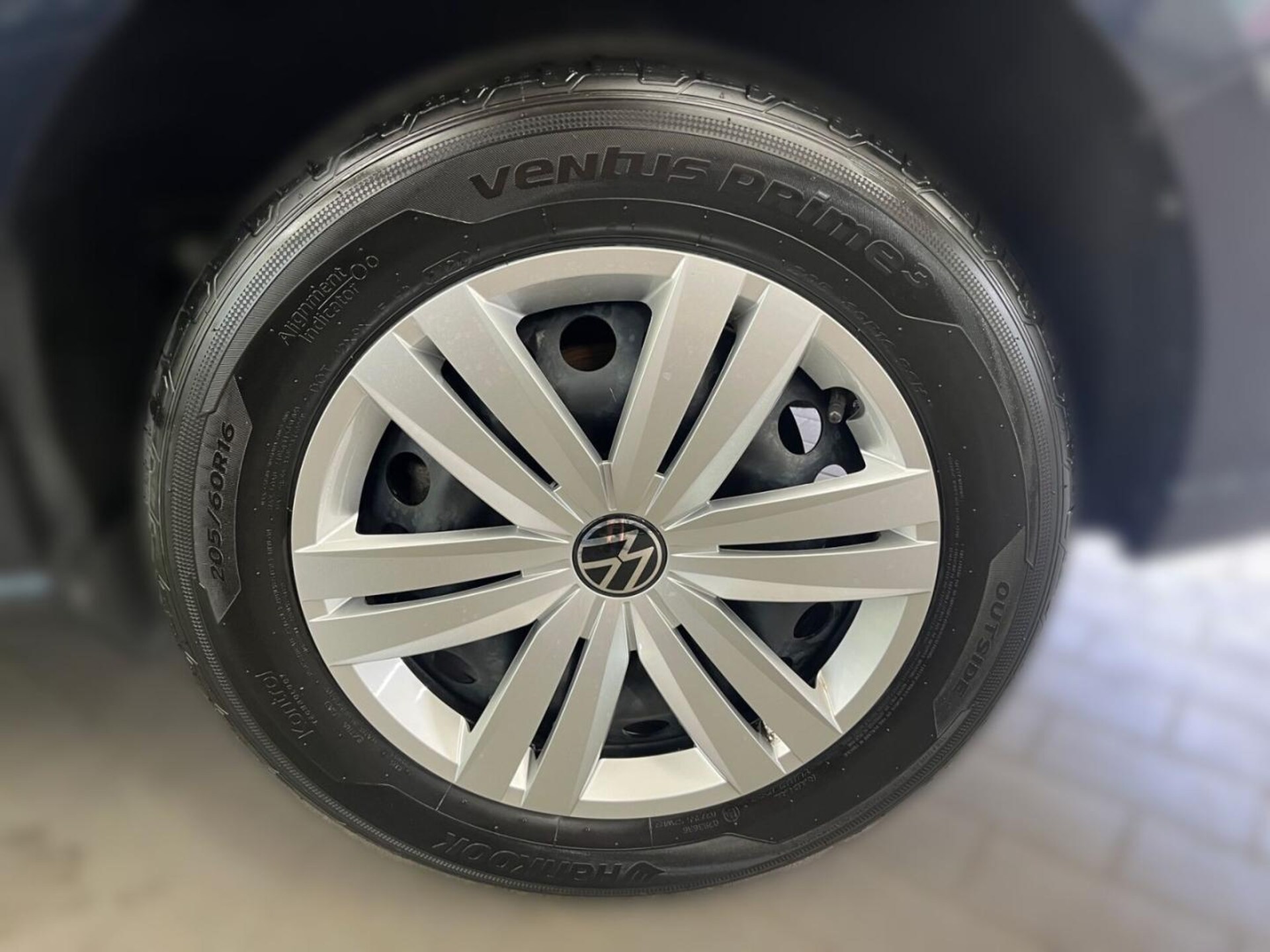 Volkswagen Caddy Basis-Modell