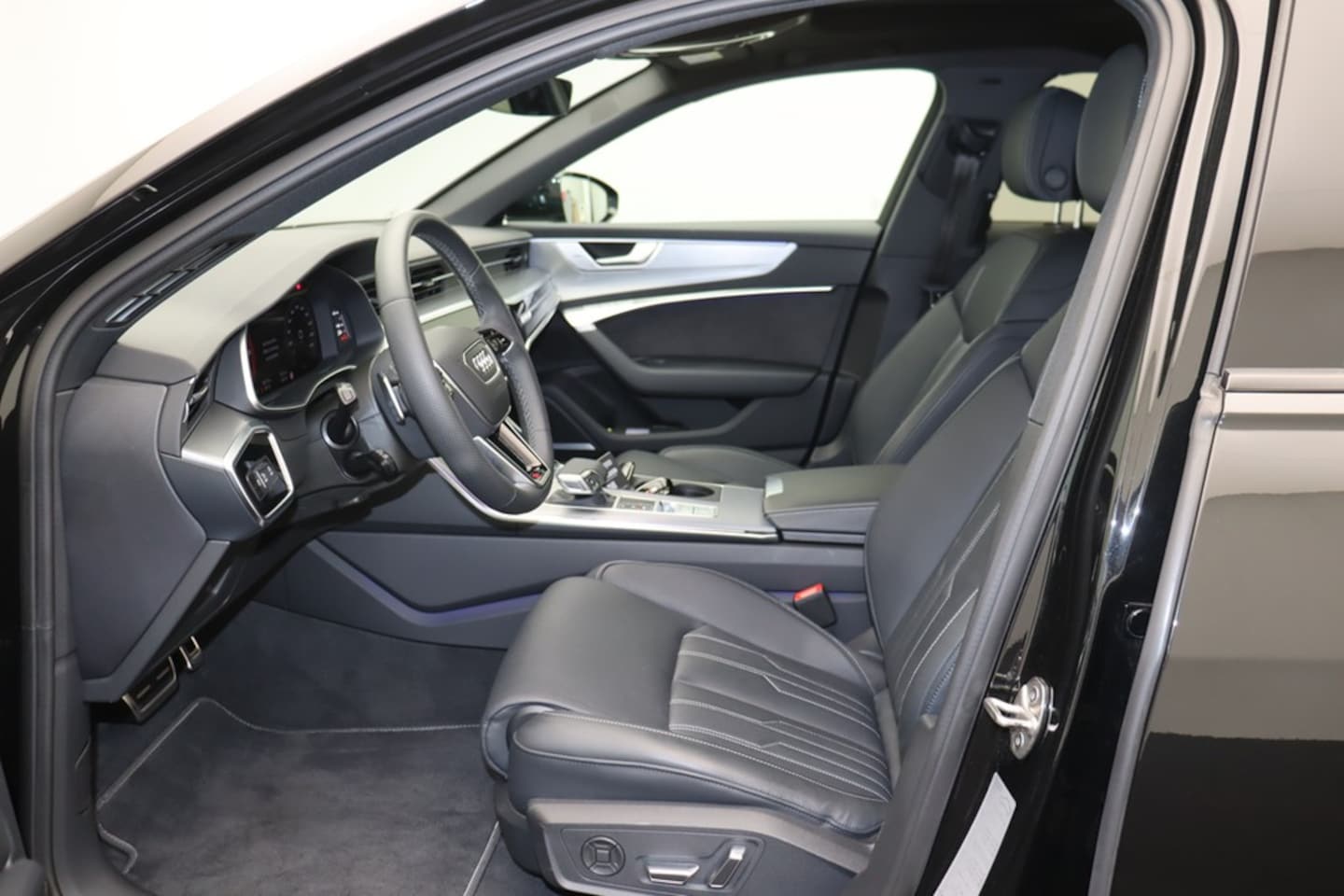 Bild über Audi S6 Limousine TDI quattro tiptronic - für weitere Informationen kontaktieren Sie den Audi Partner