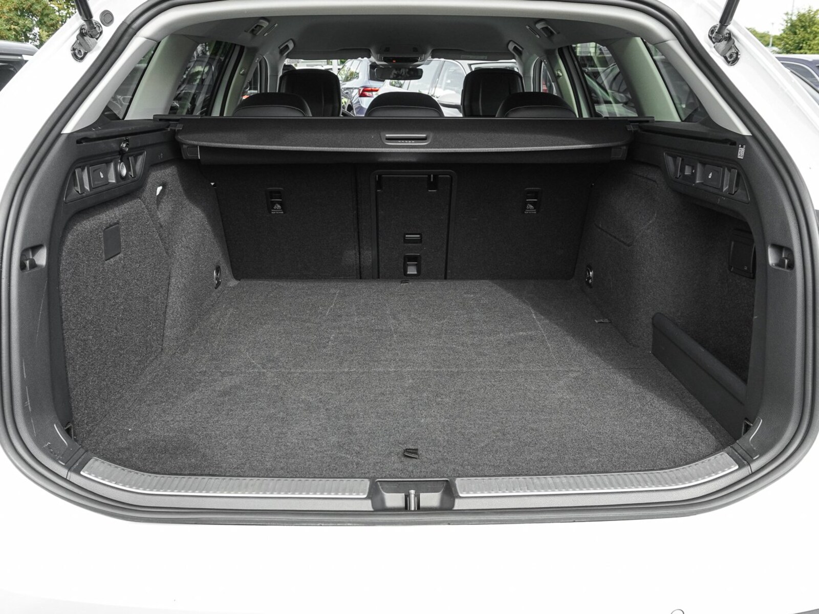 Volkswagen Passat – Bild 17