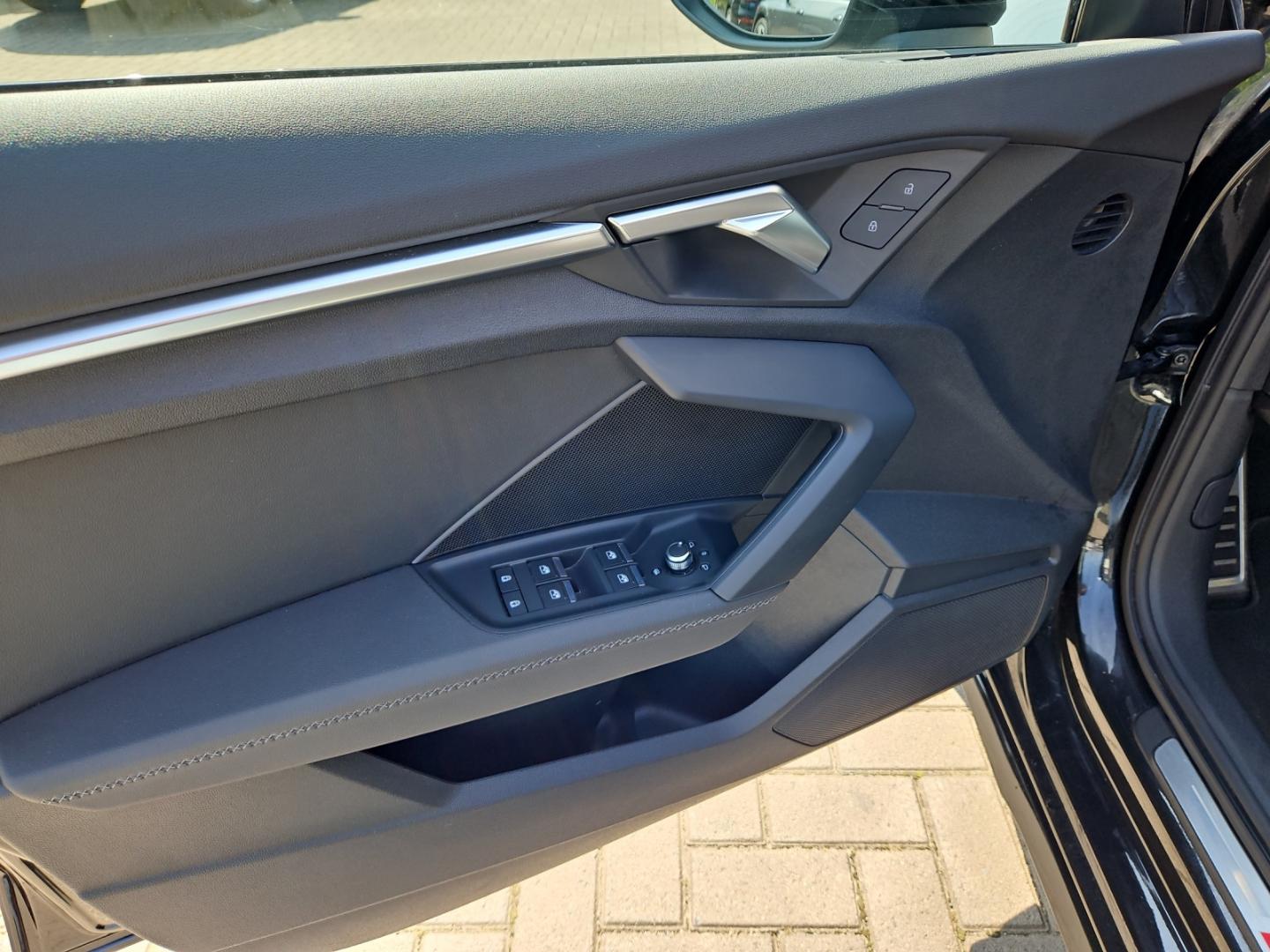 Image about Audi S3 Limousine TFSI quattro S tronic