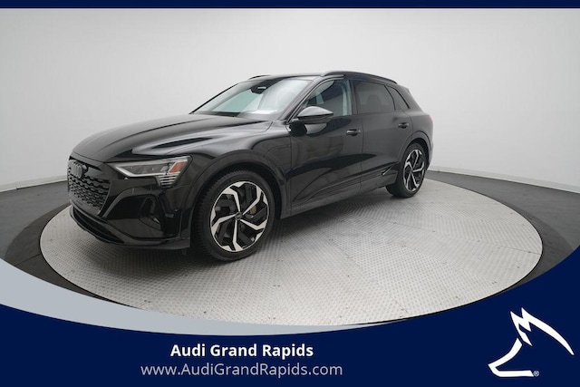Photo of 2024 Audi Q8 e-tron